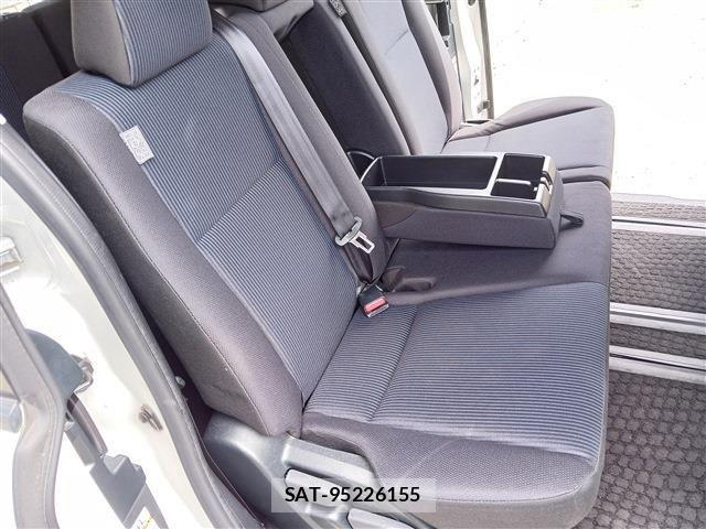 Toyota NOAH 2021-07 7980326-15