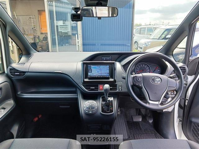 Toyota NOAH 2021-07 7980326-1