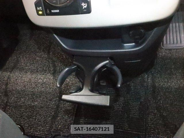 Toyota NOAH 2011-07 7980340-21