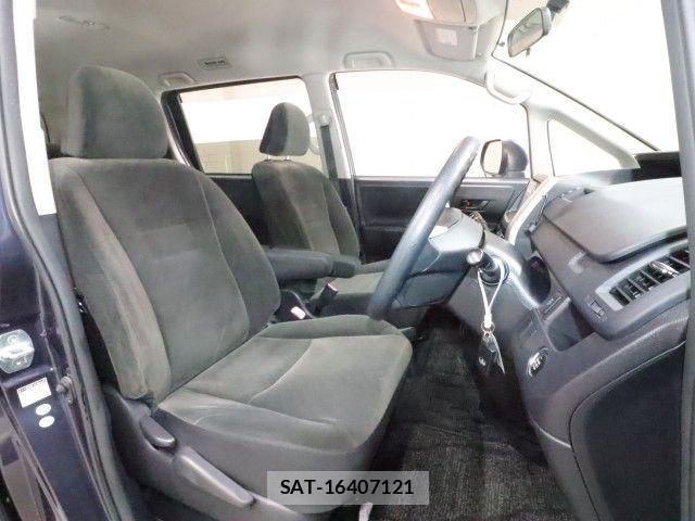 Toyota NOAH 2011-07 7980340-3
