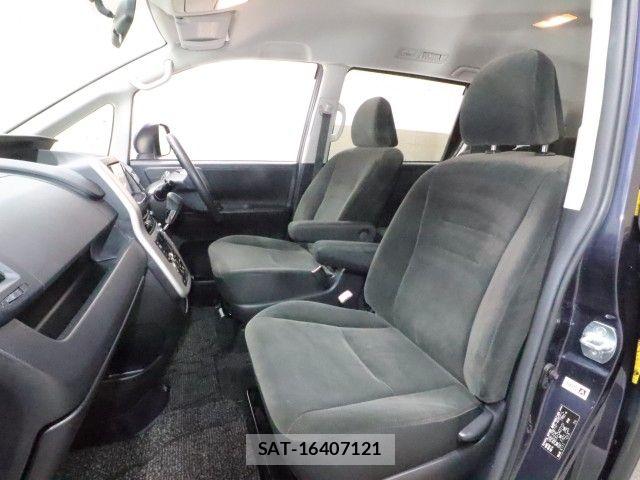 Toyota NOAH 2011-07 7980340-5