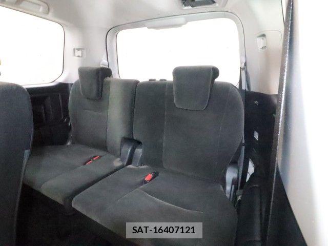 Toyota NOAH 2011-07 7980340-7