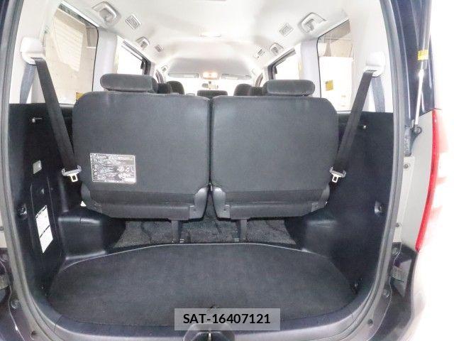Toyota NOAH 2011-07 7980340-8