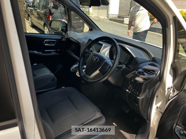 Toyota NOAH 2017-07 7980327-8