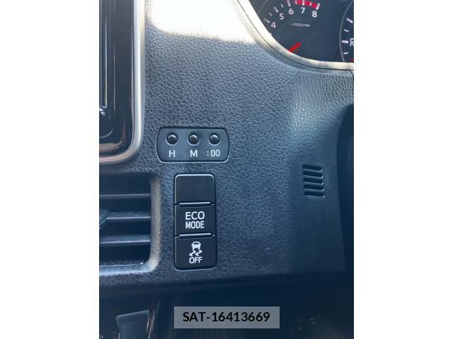 Toyota NOAH 2017-07 7980327-20