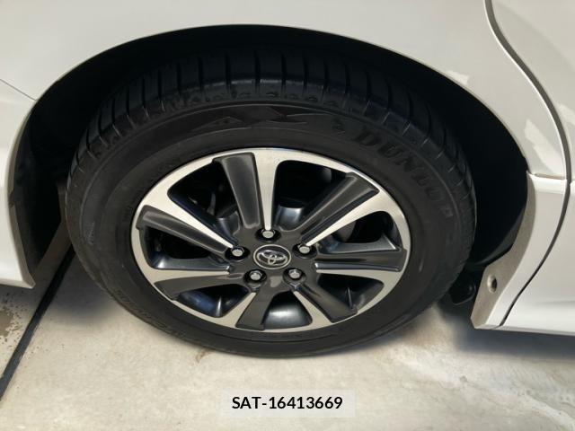 Toyota NOAH 2017-07 7980327-2