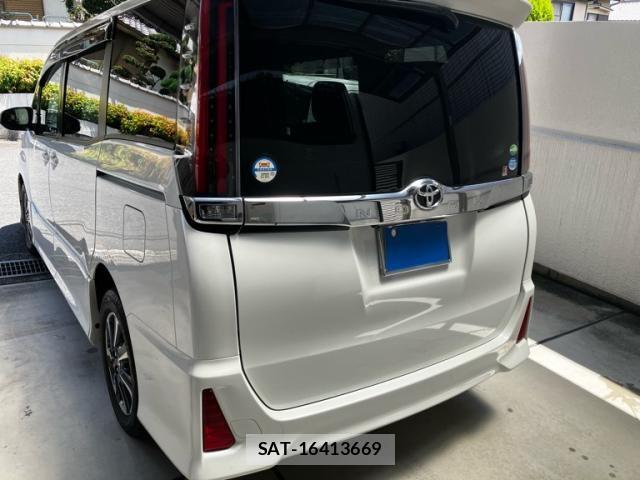 Toyota NOAH 2017-07 7980327-6
