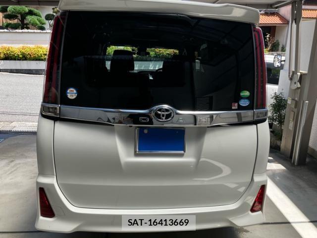 Toyota NOAH 2017-07 7980327-7