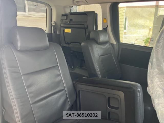 Toyota NOAH 2007-10 7980343-17