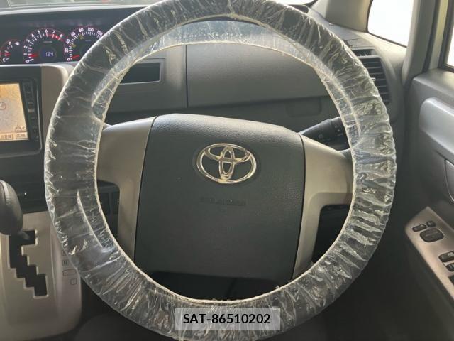 Toyota NOAH 2007-10 7980343-28