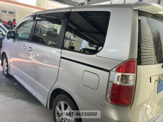 Toyota NOAH 2007-10 7980343-4
