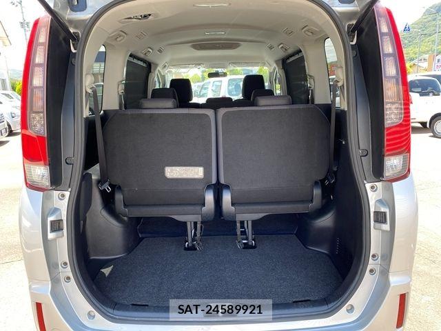 Toyota NOAH 2015-04 7980336-20