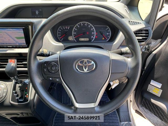 Toyota NOAH 2015-04 7980336-23