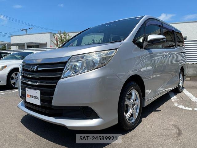 Toyota NOAH 2015-04 7980336-3