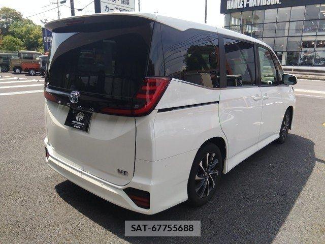 Toyota NOAH 2023-09 7980314-18