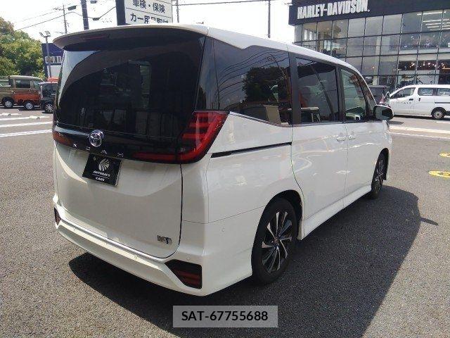Toyota NOAH 2023-09 7980314-2