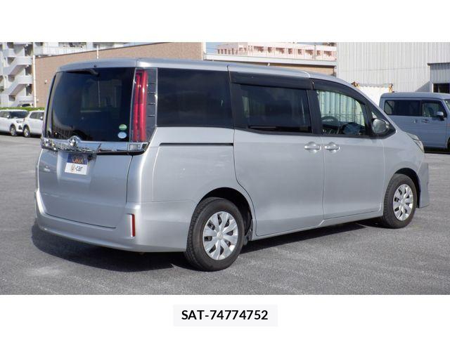 Toyota NOAH 2020-07 7980328-2