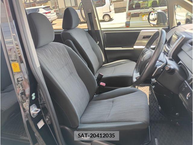 Toyota NOAH 2010-04 7980341-11