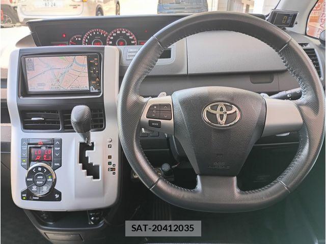 Toyota NOAH 2010-04 7980341-1