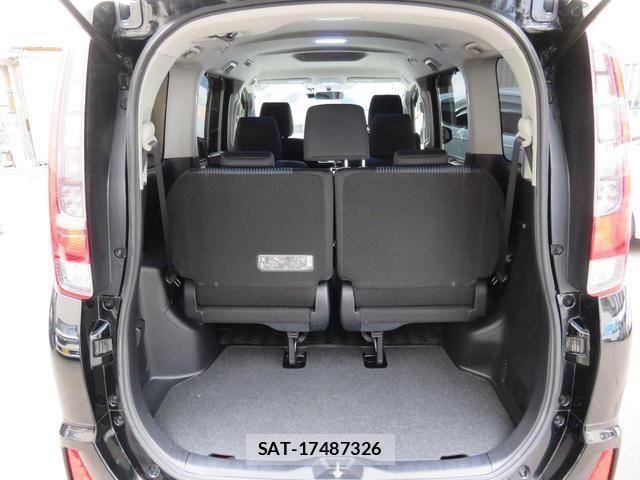 Toyota NOAH 2015-01 7980329-9