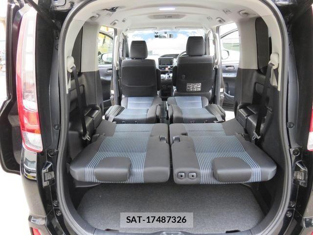 Toyota NOAH 2015-01 7980329-11