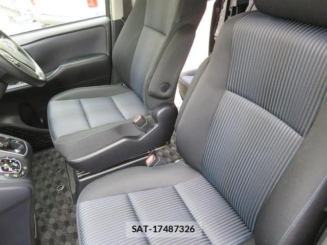 Toyota NOAH 2015-01 7980329-12