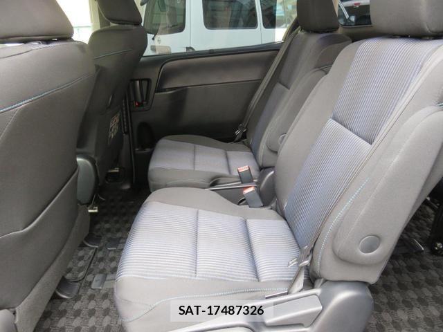 Toyota NOAH 2015-01 7980329-13