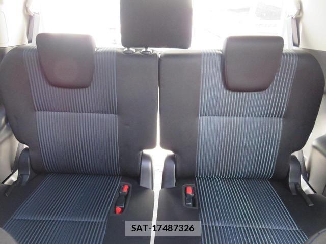 Toyota NOAH 2015-01 7980329-14