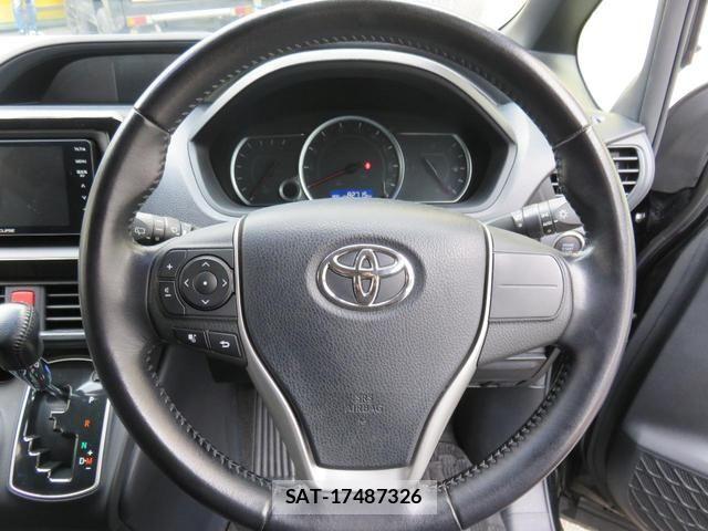 Toyota NOAH 2015-01 7980329-15