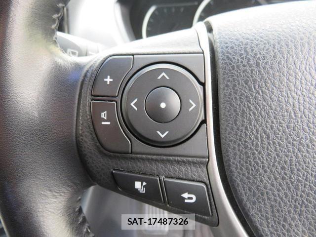 Toyota NOAH 2015-01 7980329-16
