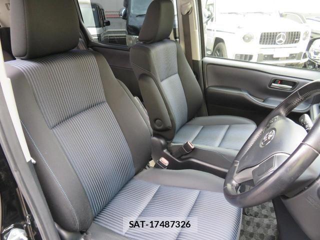 Toyota NOAH 2015-01 7980329-1