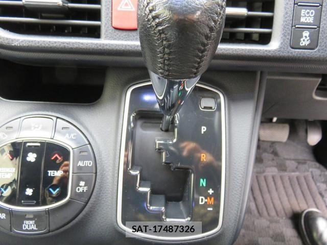 Toyota NOAH 2015-01 7980329-18