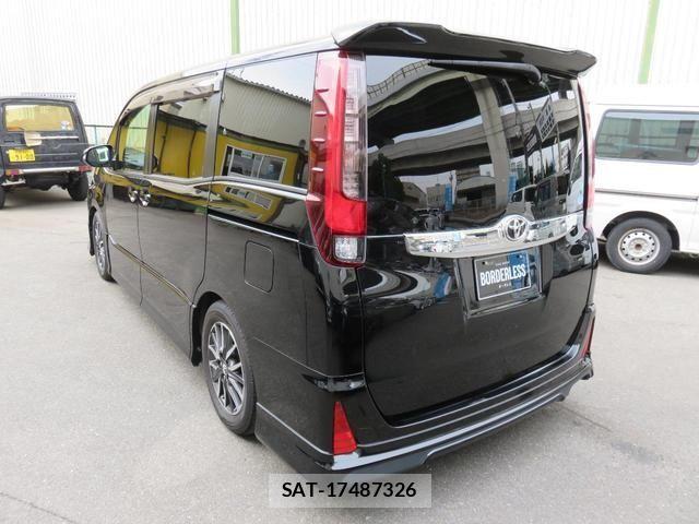 Toyota NOAH 2015-01 7980329-4