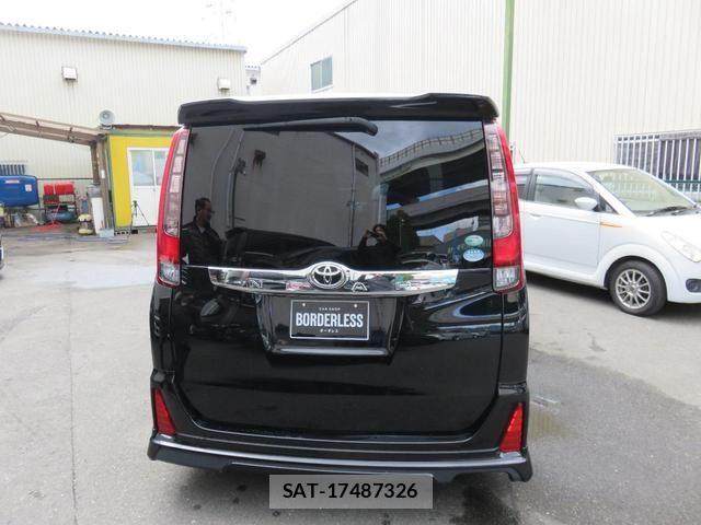 Toyota NOAH 2015-01 7980329-5