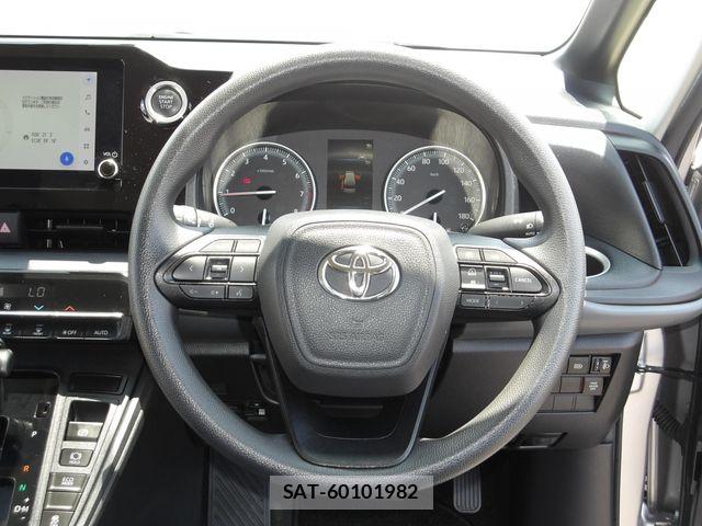 Toyota NOAH 2023-07 7980323-12