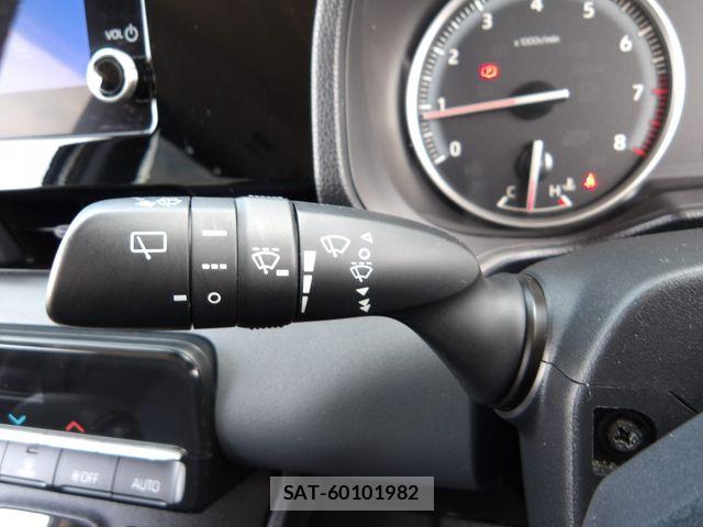 Toyota NOAH 2023-07 7980323-13