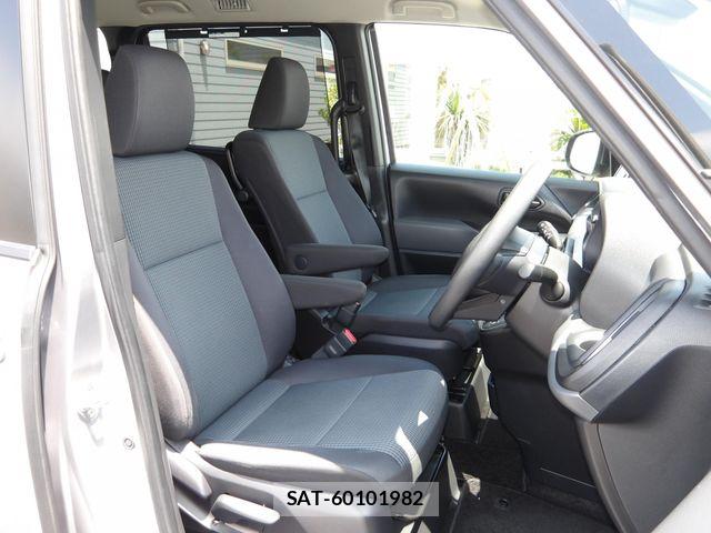 Toyota NOAH 2023-07 7980323-15