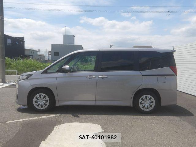 Toyota NOAH 2023-07 7980323-28
