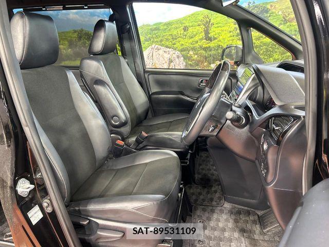 Toyota NOAH 2021-05 7980322-6