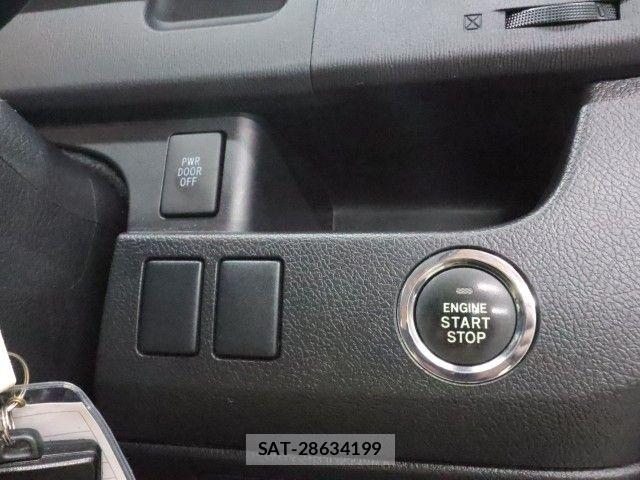 Toyota NOAH 2013-01 7980339-21