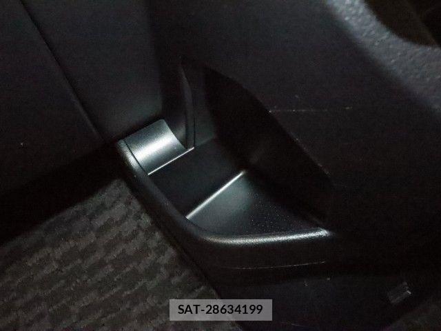 Toyota NOAH 2013-01 7980339-26