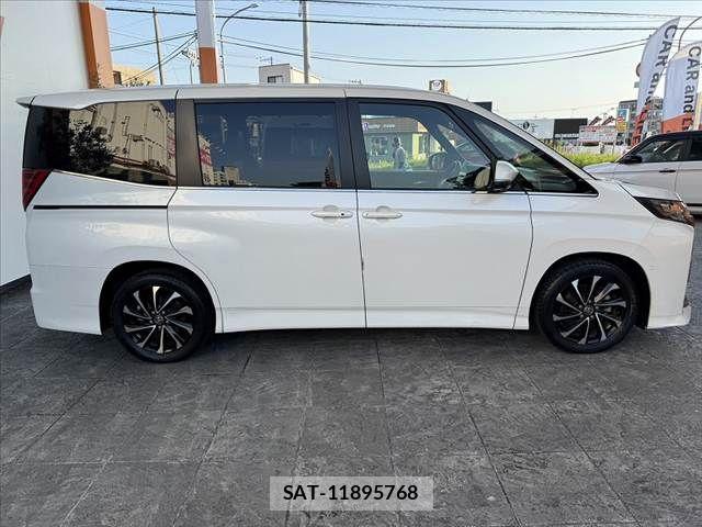 Toyota NOAH 2022-08 7980317-10
