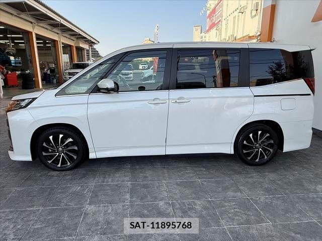 Toyota NOAH 2022-08 7980317-11