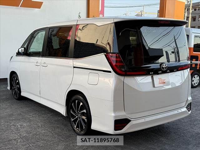 Toyota NOAH 2022-08 7980317-12