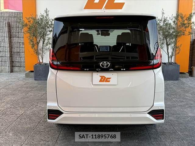 Toyota NOAH 2022-08 7980317-13