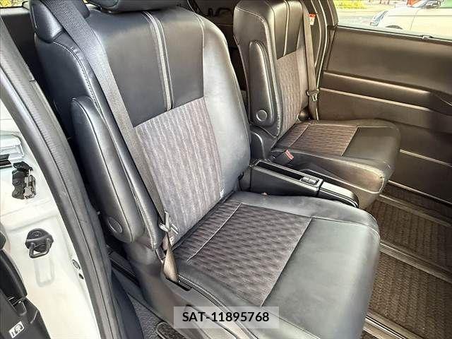 Toyota NOAH 2022-08 7980317-18
