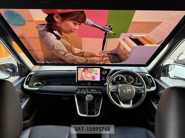 Toyota NOAH 2022-08 7980317-1