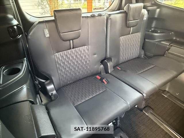 Toyota NOAH 2022-08 7980317-19