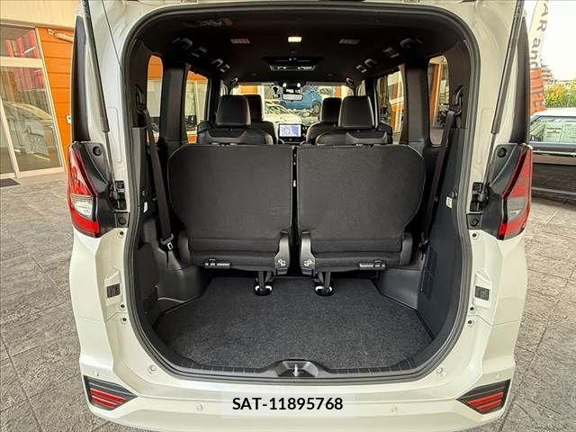 Toyota NOAH 2022-08 7980317-21