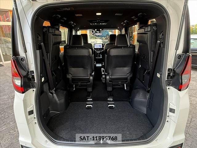 Toyota NOAH 2022-08 7980317-22
